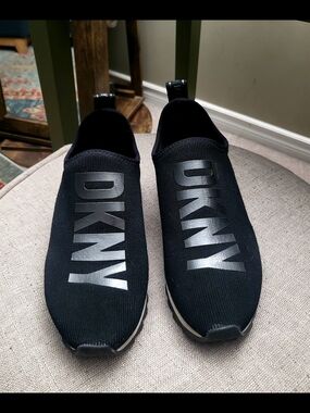 DKNY Black Slip-On Knit Logo Sneakers